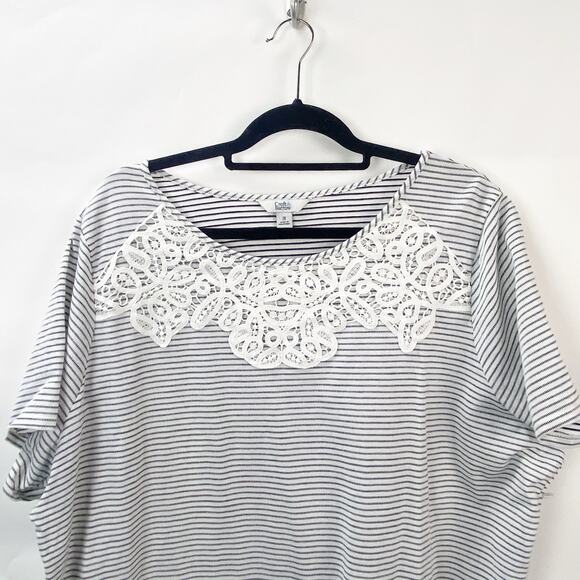 Croft & Barrow 2X Plus Womens White Black Striped Lace Detail Tee Shirt Top - Picture 2 of 7